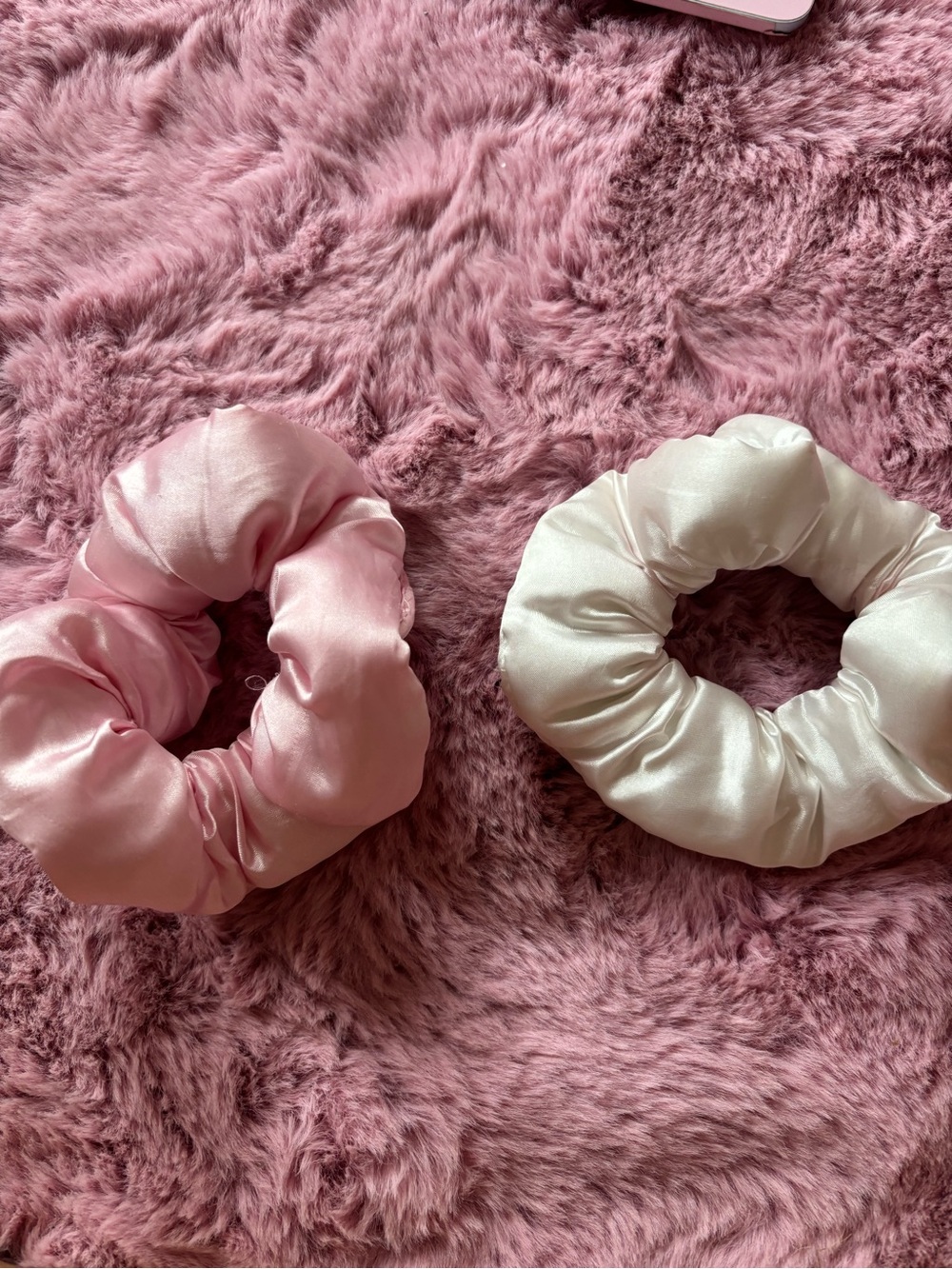 Jumbo satin scrunchies set